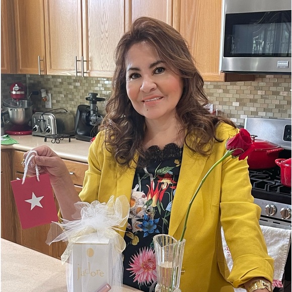 Meet your Posher, Pilar - Picture 2 of 2